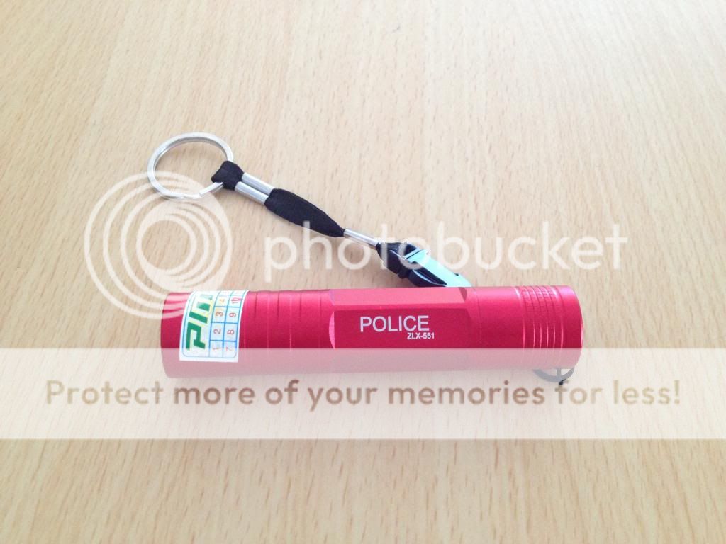 Đèn pin siêu sáng giá rẻ - 1