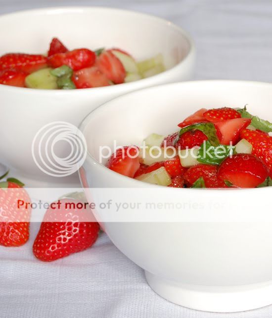 Erdbeer-Gurken-Salat