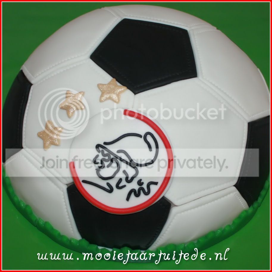 http://i628.photobucket.com/albums/uu5/Abeers/Mijn%20taarten/Ajaxvoetbaltaart-1.jpg