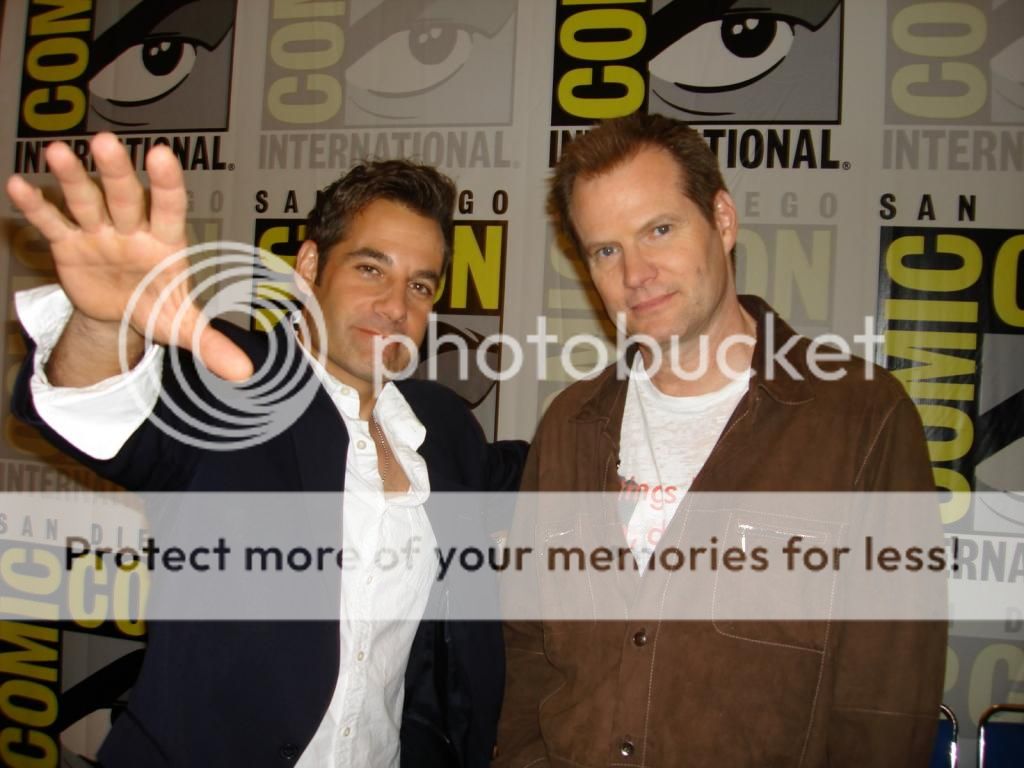 photo 36twocoolcatscomic-con_zpsf3712ec5.jpg